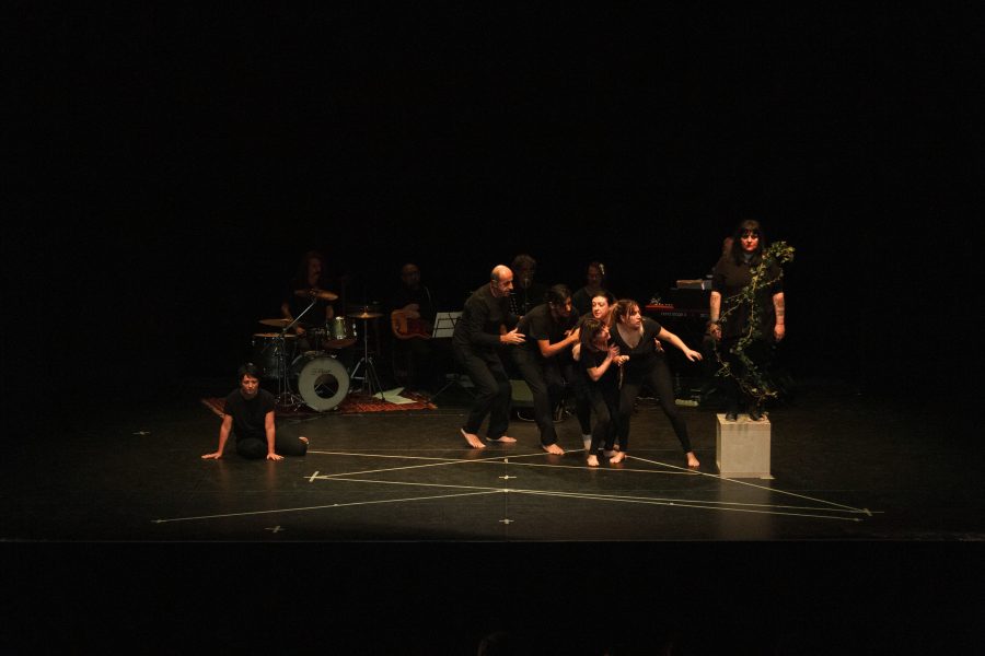 Non Vedo L Ora Di Vederti NON VEDO L'ORA DI VEDERTI ALZARE DA QUEL DIVANO - Spettacolo al Teatro